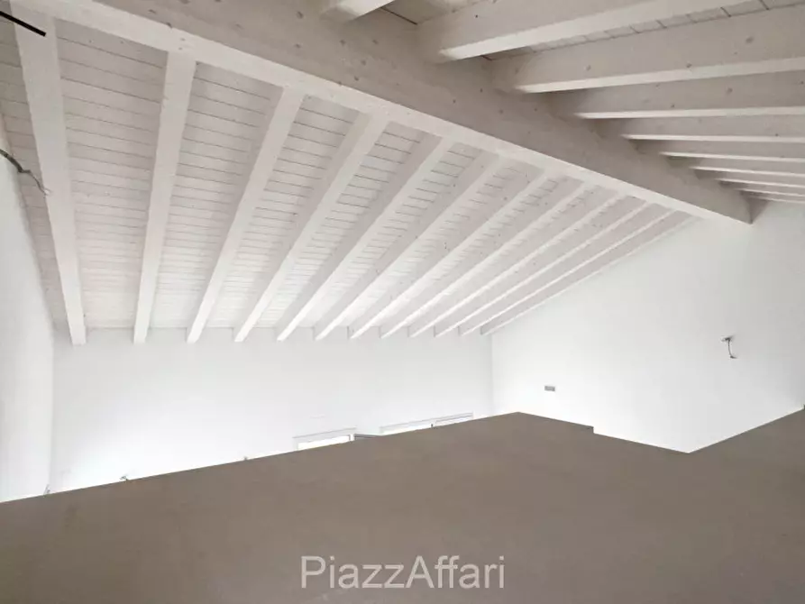 Immagine 10 di Casa bifamiliare in vendita  in Via Rovine a Campolongo Maggiore