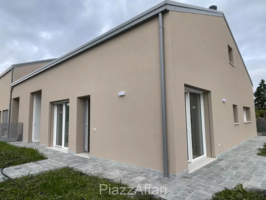 Immagine 28 di Casa bifamiliare in vendita  in Via Rovine a Campolongo Maggiore