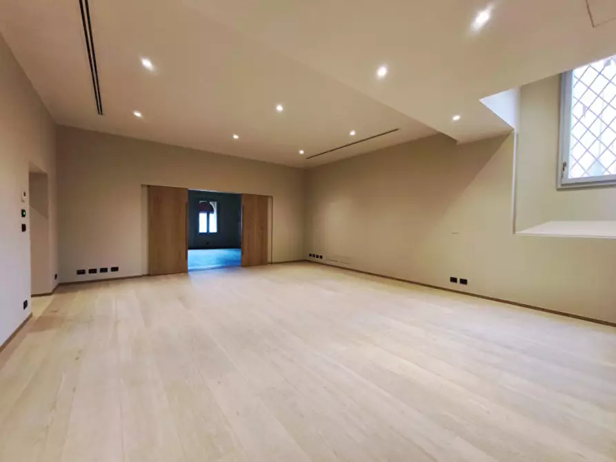 Immagine 1 di Appartamento in vendita  in via clavature a Bologna