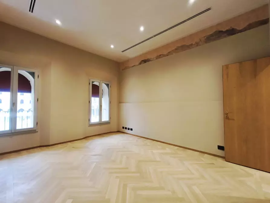 Immagine 4 di Appartamento in vendita  in via clavature a Bologna