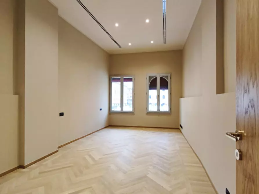 Immagine 15 di Appartamento in vendita  in via clavature a Bologna