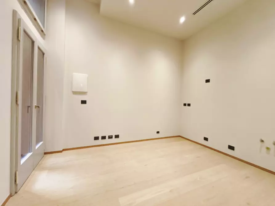 Immagine 17 di Appartamento in vendita  in via clavature a Bologna