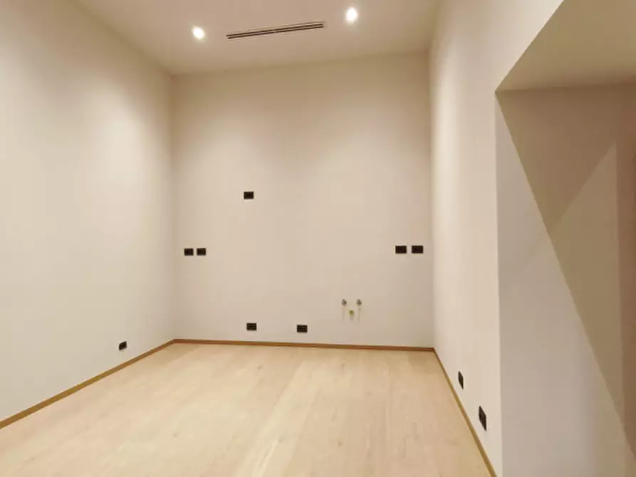 Immagine 18 di Appartamento in vendita  in via clavature a Bologna