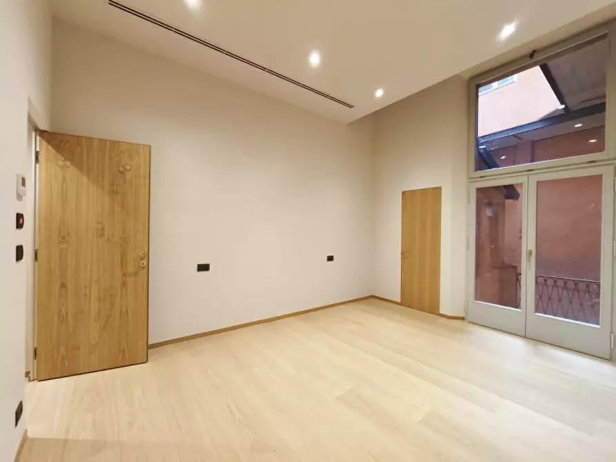 Immagine 27 di Appartamento in vendita  in via clavature a Bologna