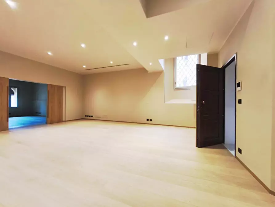 Immagine 28 di Appartamento in vendita  in via clavature a Bologna