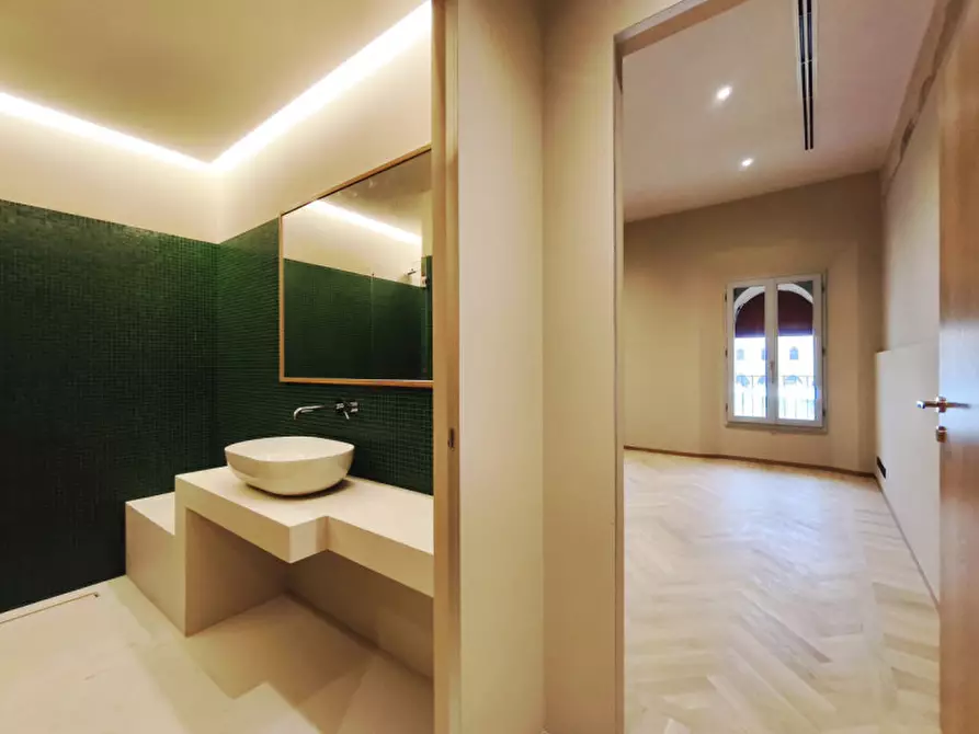 Immagine 32 di Appartamento in vendita  in via clavature a Bologna