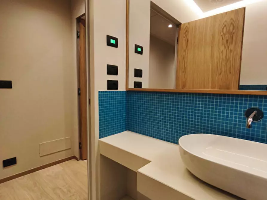 Immagine 36 di Appartamento in vendita  in via clavature a Bologna