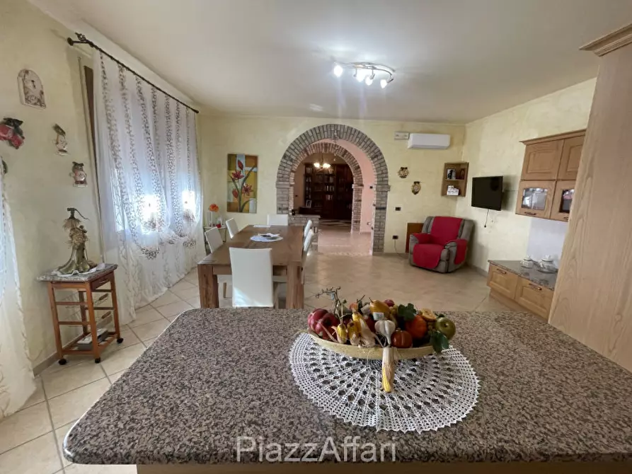 Immagine 13 di Casa indipendente in vendita  in Via Giuseppe Garibaldi a Correzzola