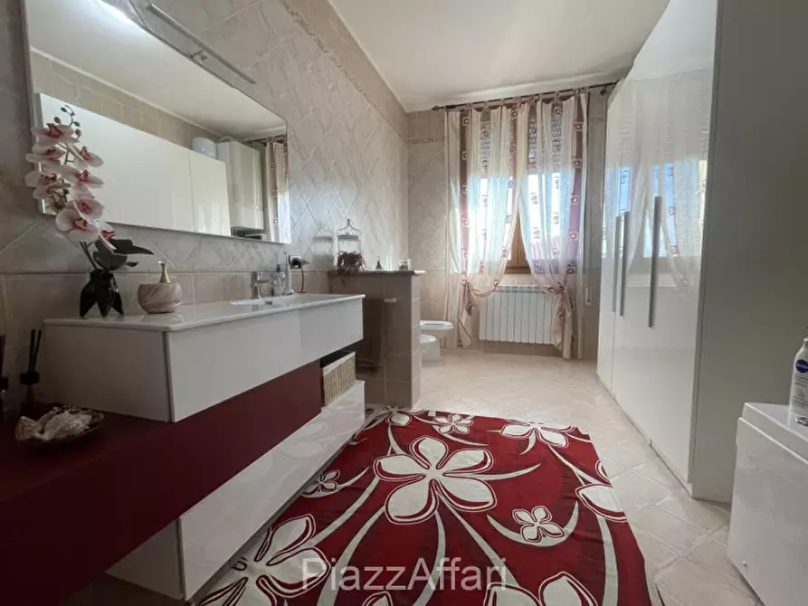 Immagine 28 di Casa indipendente in vendita  in Via Giuseppe Garibaldi a Correzzola