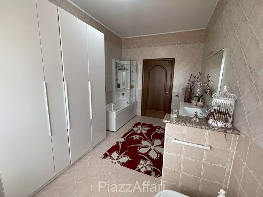 Immagine 29 di Casa indipendente in vendita  in Via Giuseppe Garibaldi a Correzzola