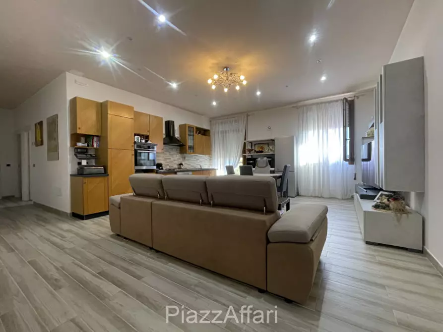 Immagine 31 di Casa indipendente in vendita  in Via Giuseppe Garibaldi a Correzzola