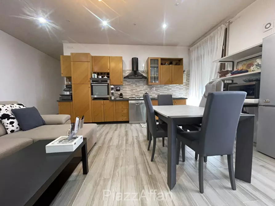 Immagine 34 di Casa indipendente in vendita  in Via Giuseppe Garibaldi a Correzzola