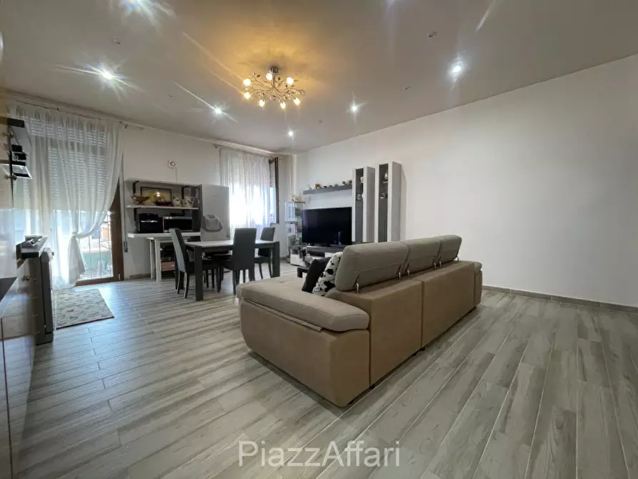 Immagine 37 di Casa indipendente in vendita  in Via Giuseppe Garibaldi a Correzzola