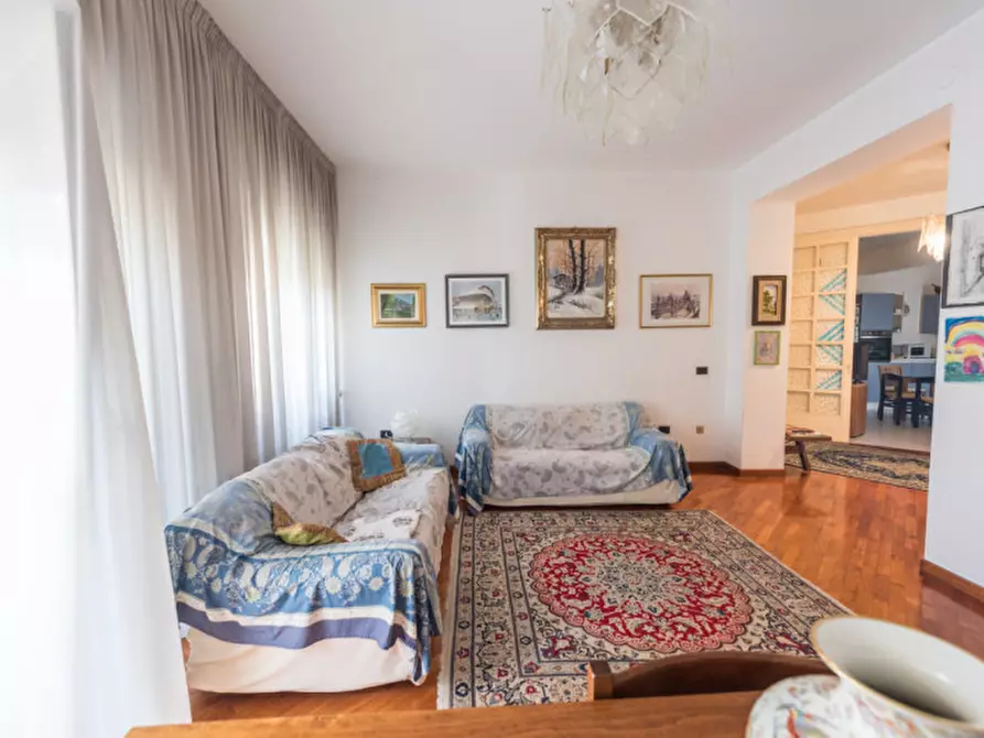 Immagine 8 di Appartamento in vendita  in Via Pietro Maroncelli a Pescara