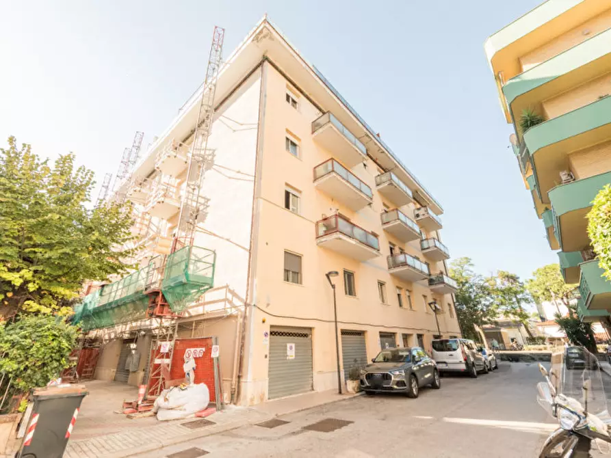 Immagine 26 di Appartamento in vendita  in Via Pietro Maroncelli a Pescara