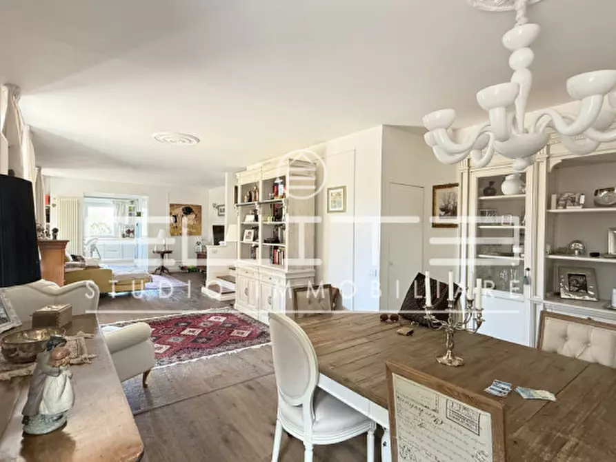 Immagine 8 di Villa in vendita  a Ancona