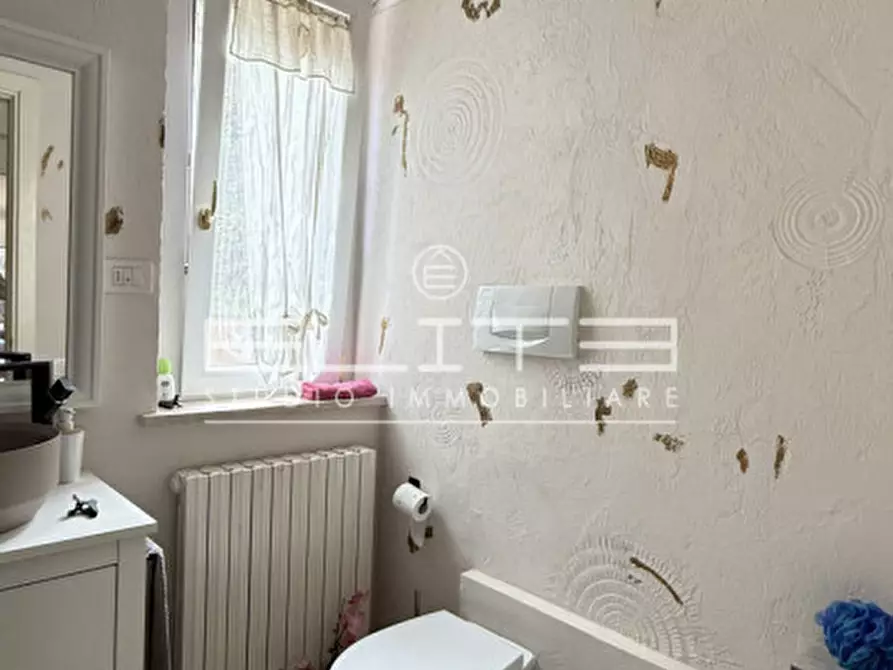 Immagine 11 di Villa in vendita  a Ancona