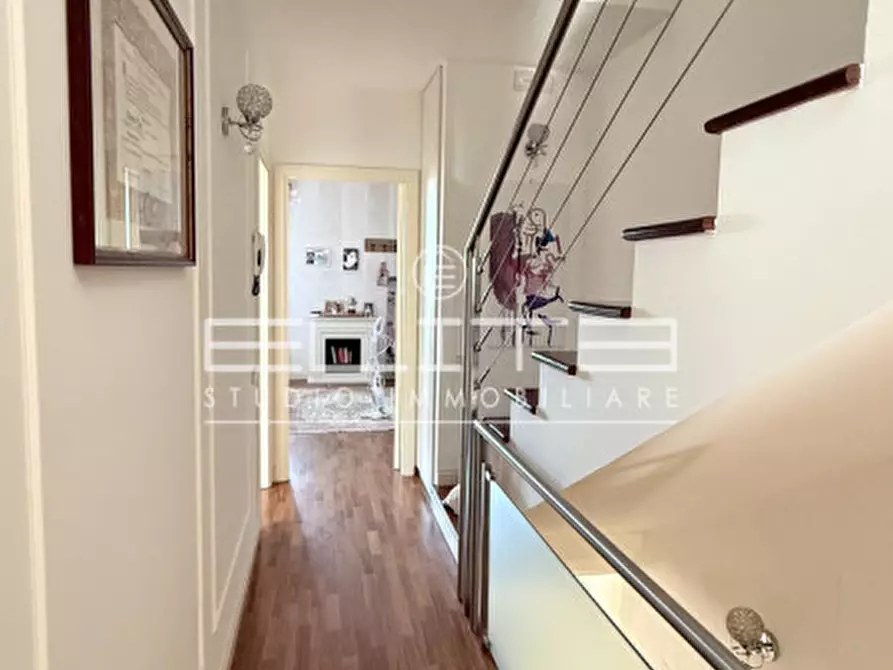 Immagine 16 di Villa in vendita  a Ancona