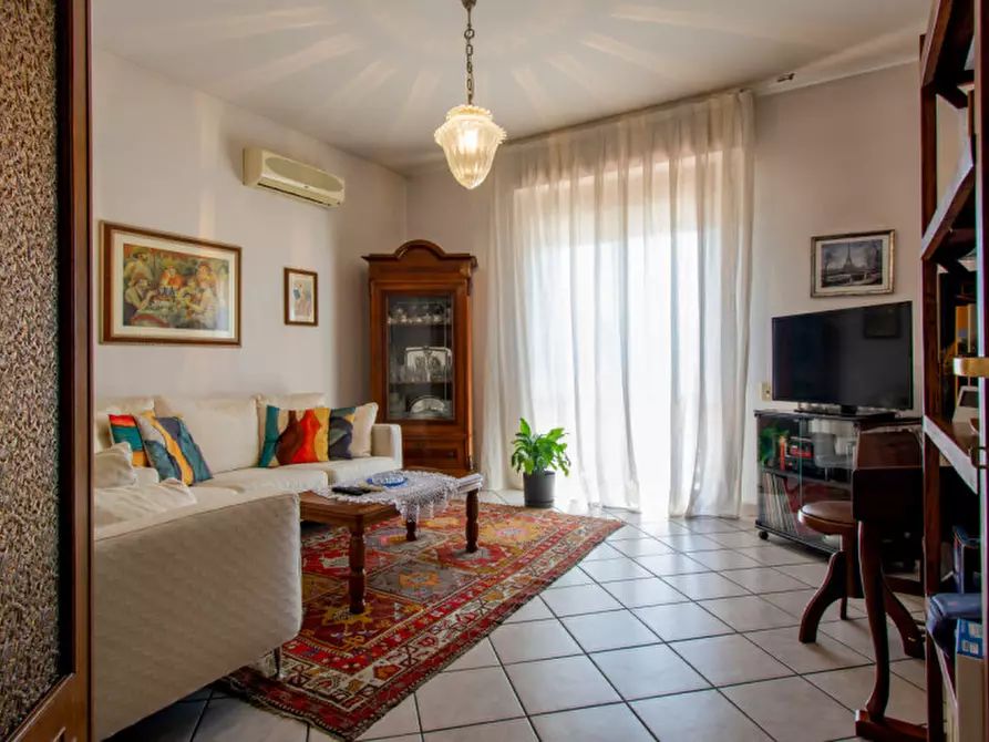 Immagine 1 di Appartamento in vendita  a Prato
