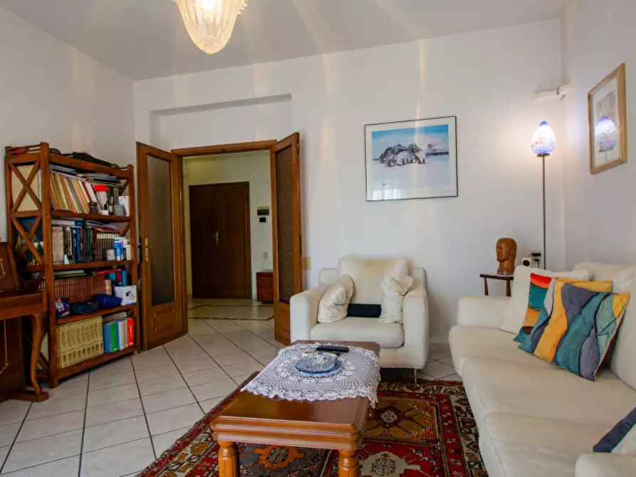 Immagine 5 di Appartamento in vendita  a Prato