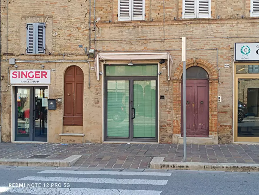 Immagine 2 di Magazzino in vendita  in CORSO CAIROLI a Macerata