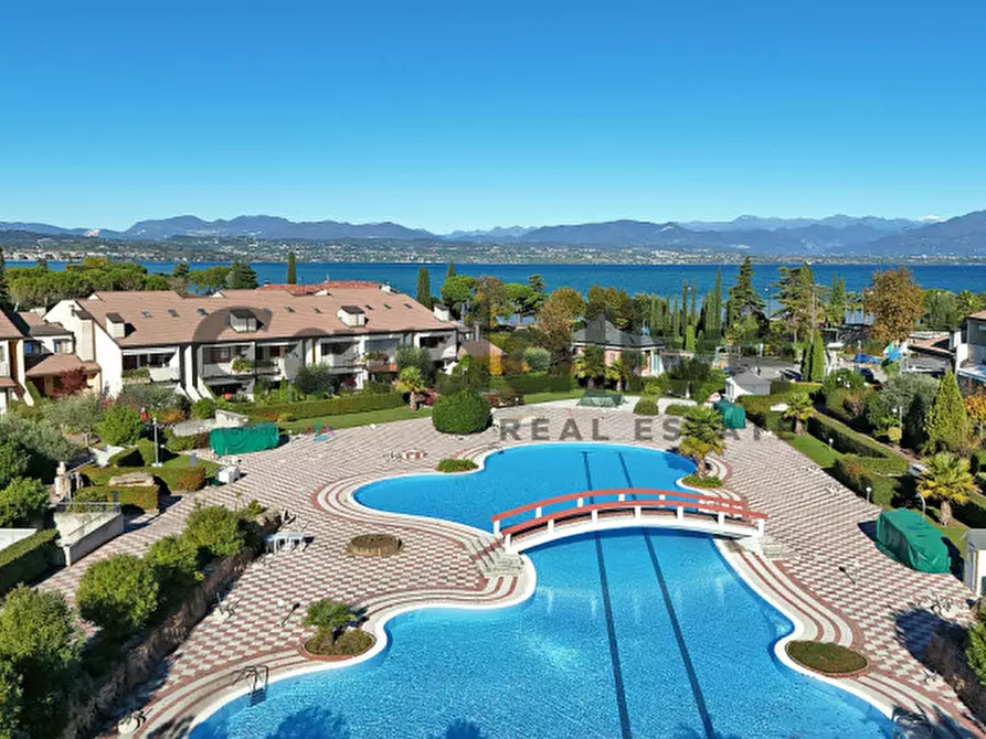 Immagine 5 di Appartamento in vendita  in Via Giulio Cesare 2 a Desenzano Del Garda