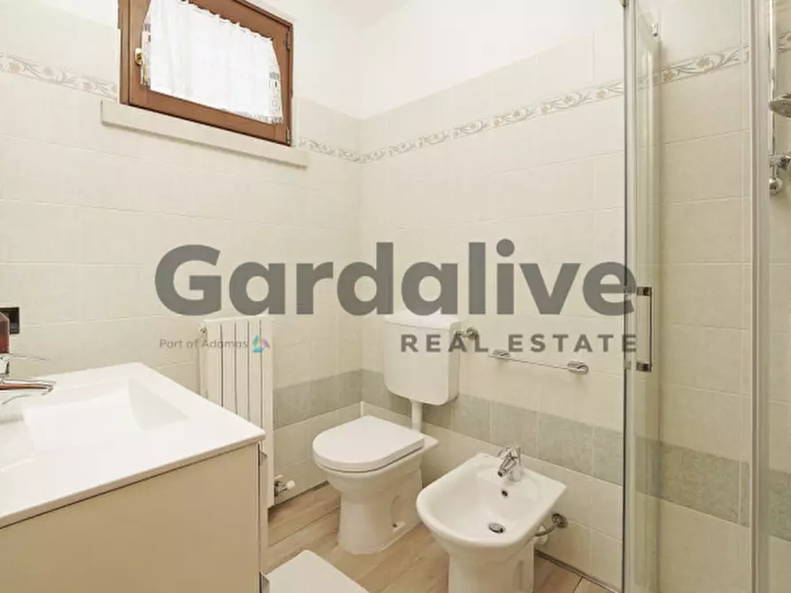 Immagine 12 di Appartamento in vendita  in Via Giulio Cesare 2 a Desenzano Del Garda