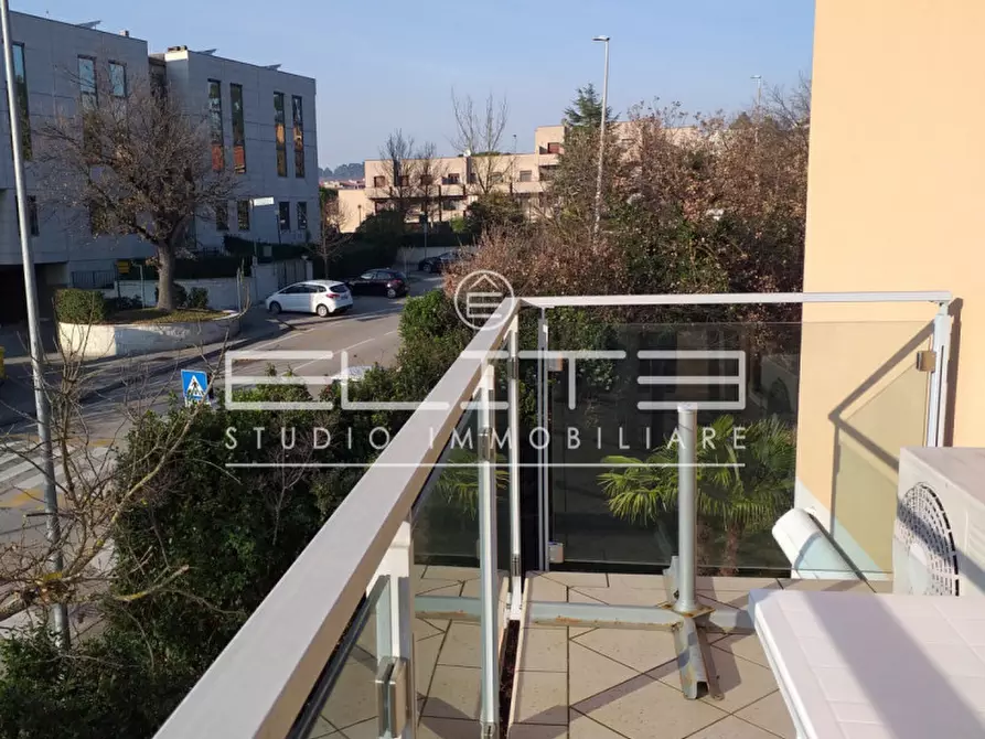 Immagine 1 di Appartamento in vendita  a Ancona