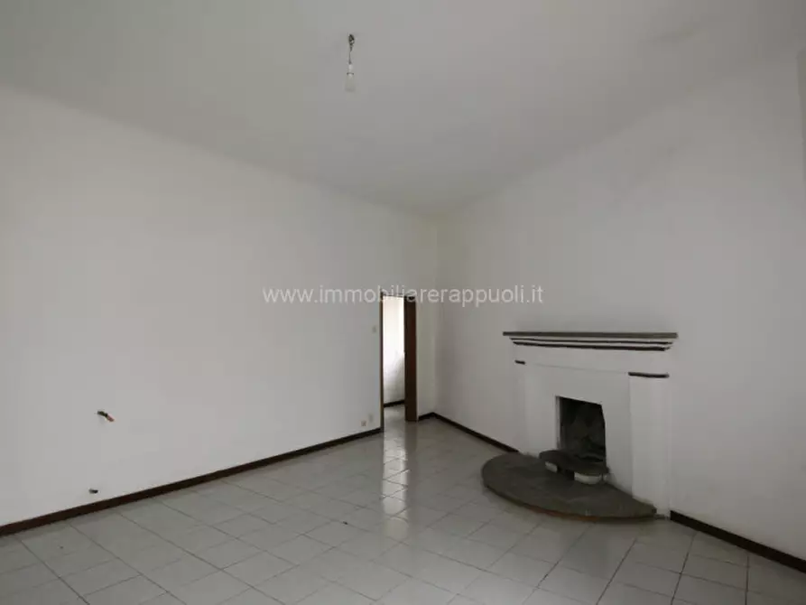 Immagine 2 di Appartamento in vendita  a Sinalunga