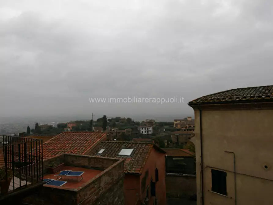 Immagine 10 di Appartamento in vendita  a Sinalunga