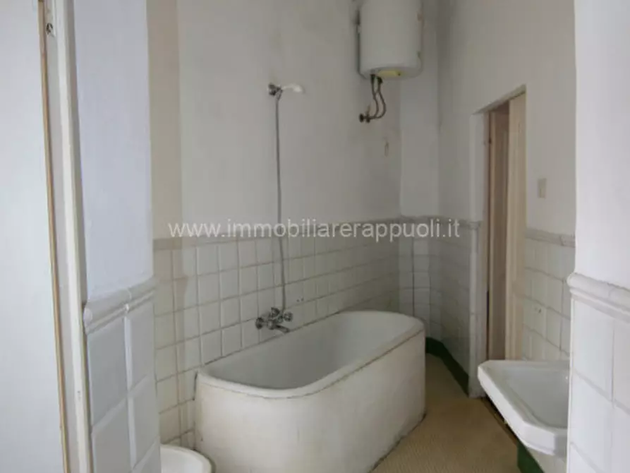 Immagine 21 di Appartamento in vendita  a Sinalunga