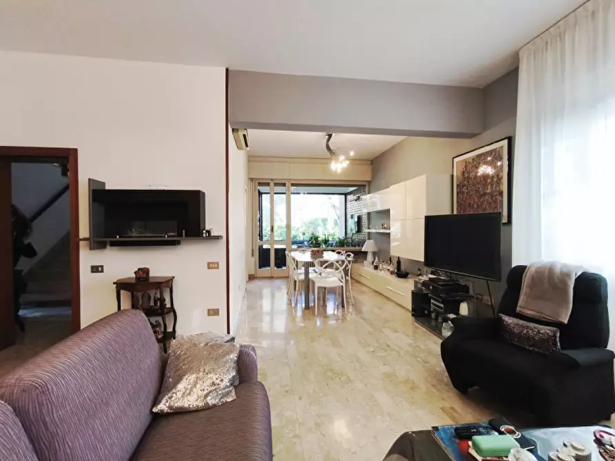 Immagine 10 di Villa in vendita  in Via Gorizia a San Lazzaro Di Savena