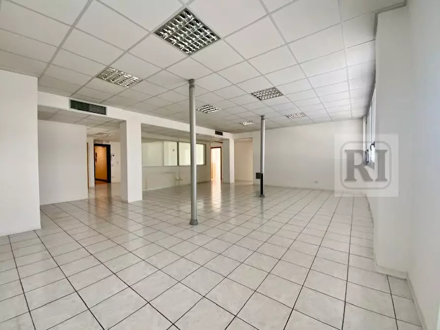 Immagine 3 di Ufficio in affitto  a Padova