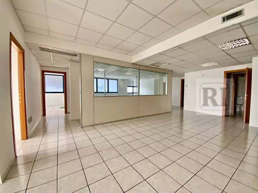 Immagine 6 di Ufficio in affitto  a Padova