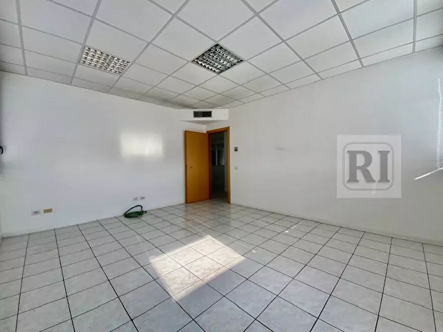 Immagine 7 di Ufficio in affitto  a Padova