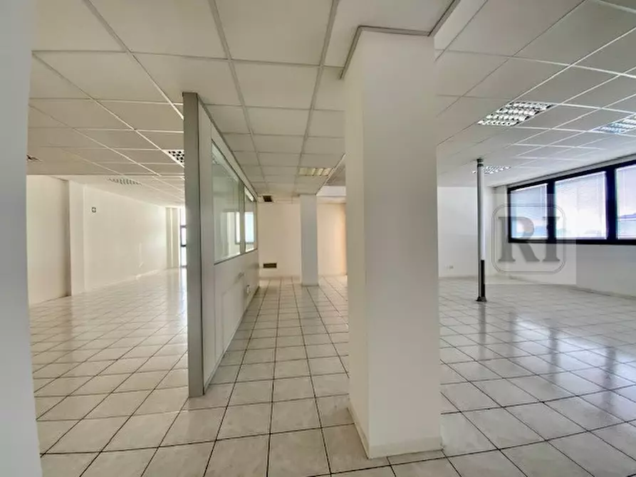 Immagine 19 di Ufficio in affitto  a Padova