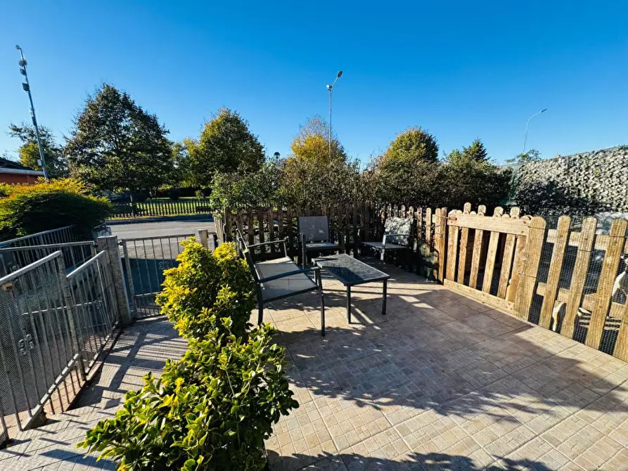 Immagine 2 di Villa in vendita  in VIA. GAETANO DONIZETTI N.9 a Calvisano