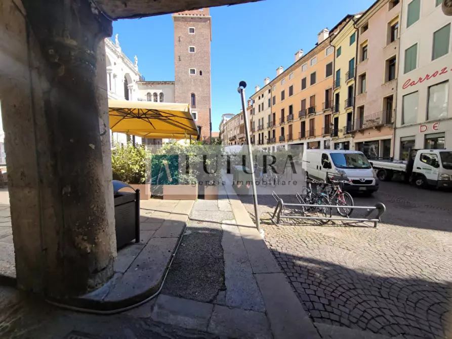 Immagine 2 di Appartamento in vendita  in piazza delle erbe, 19 a Vicenza