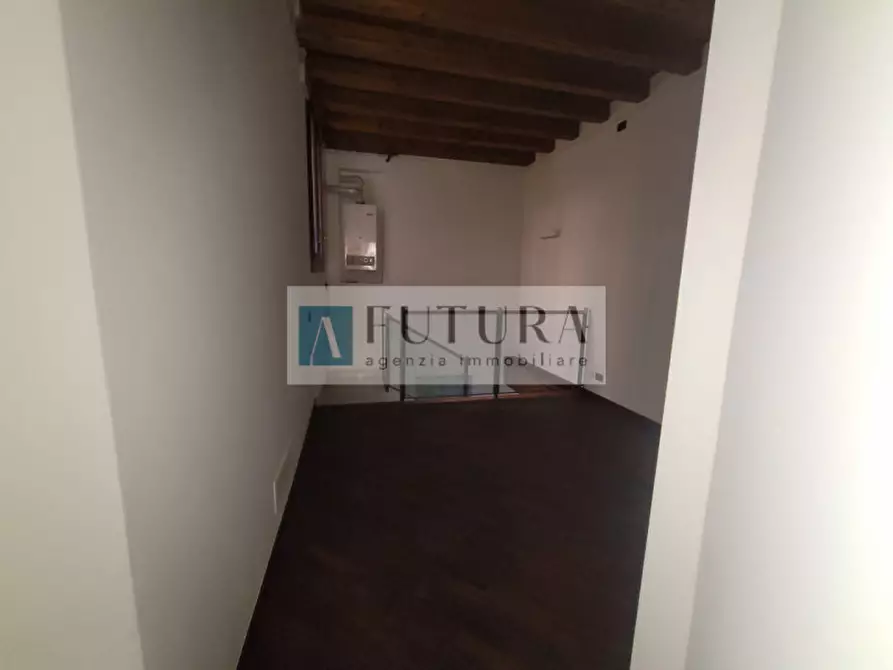 Immagine 4 di Appartamento in vendita  in piazza delle erbe, 19 a Vicenza