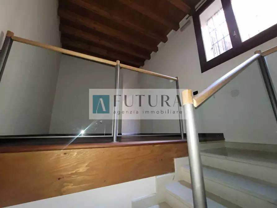 Immagine 8 di Appartamento in vendita  in piazza delle erbe, 19 a Vicenza