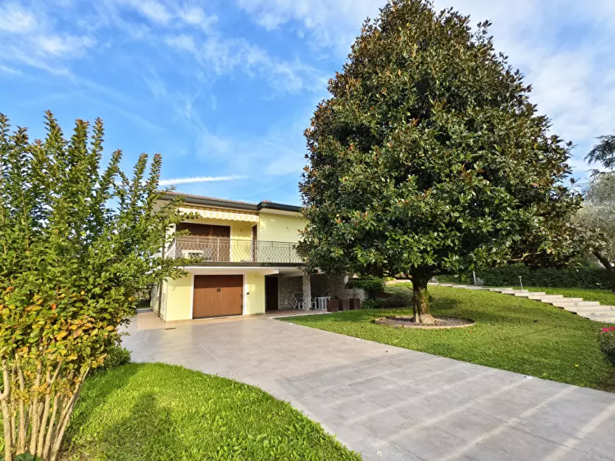 Immagine 1 di Casa bifamiliare in vendita  in Via Vincenzo Bellini a Montegrotto Terme