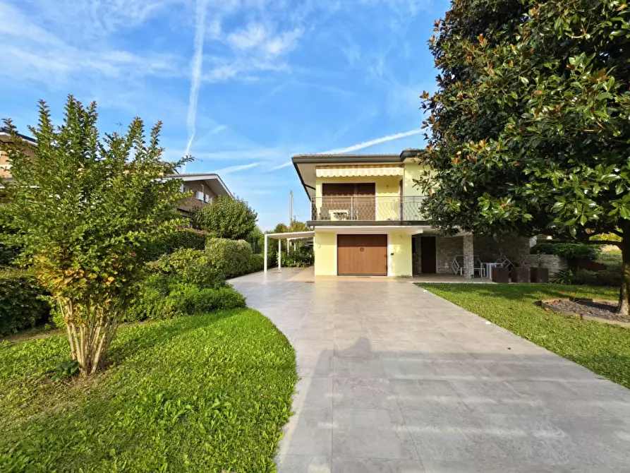 Immagine 2 di Casa bifamiliare in vendita  in Via Vincenzo Bellini a Montegrotto Terme
