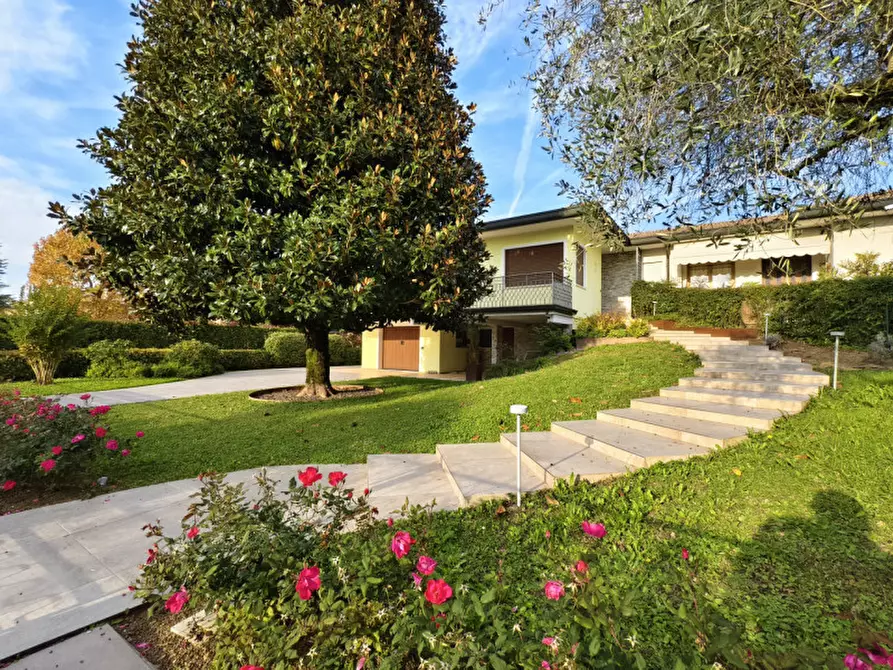 Immagine 3 di Casa bifamiliare in vendita  in Via Vincenzo Bellini a Montegrotto Terme