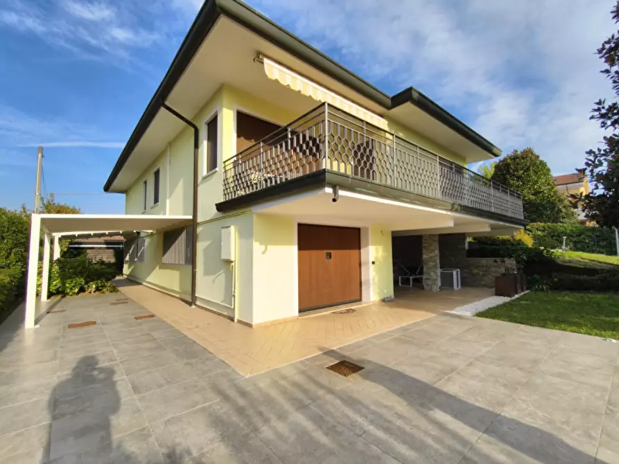 Immagine 4 di Casa bifamiliare in vendita  in Via Vincenzo Bellini a Montegrotto Terme