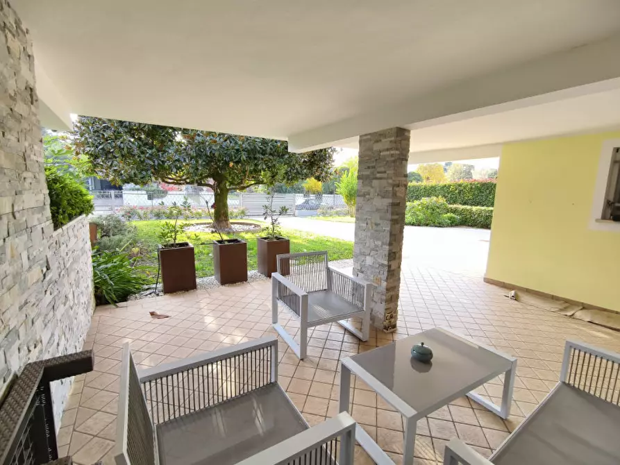 Immagine 6 di Casa bifamiliare in vendita  in Via Vincenzo Bellini a Montegrotto Terme