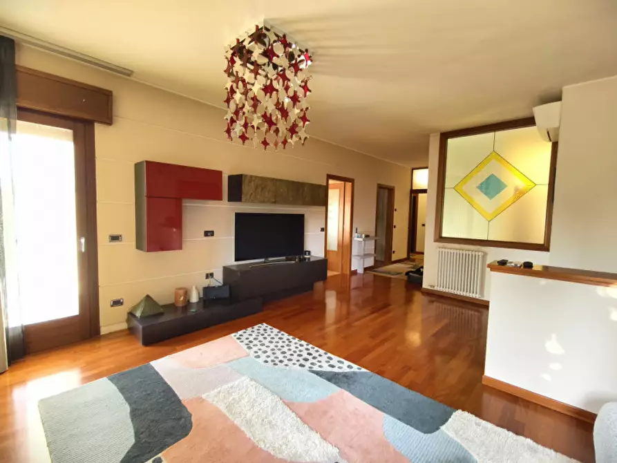 Immagine 16 di Casa bifamiliare in vendita  in Via Vincenzo Bellini a Montegrotto Terme