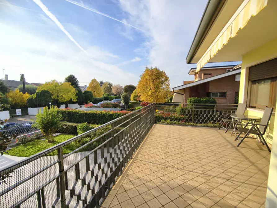 Immagine 19 di Casa bifamiliare in vendita  in Via Vincenzo Bellini a Montegrotto Terme