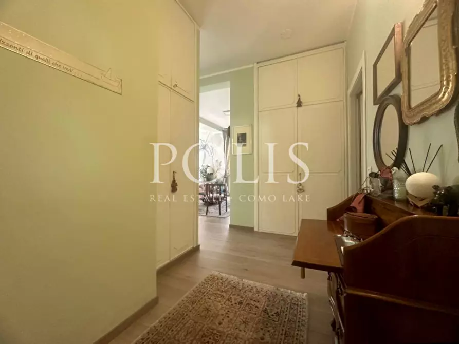 Immagine 7 di Appartamento in vendita  in Via Francesco Petrarca a Como
