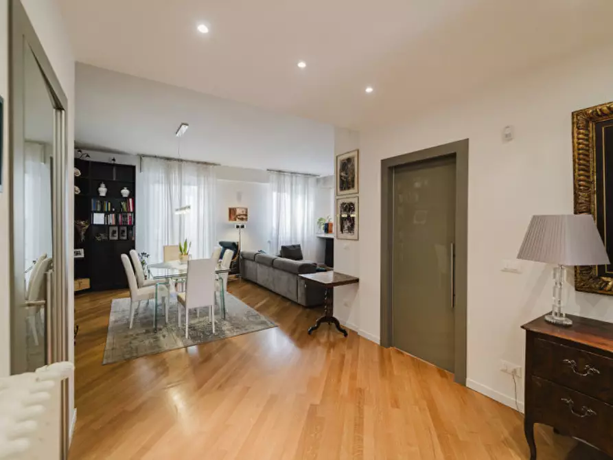 Immagine 3 di Appartamento in vendita  in Strada Luigi Carlo Farini, 71 a Parma