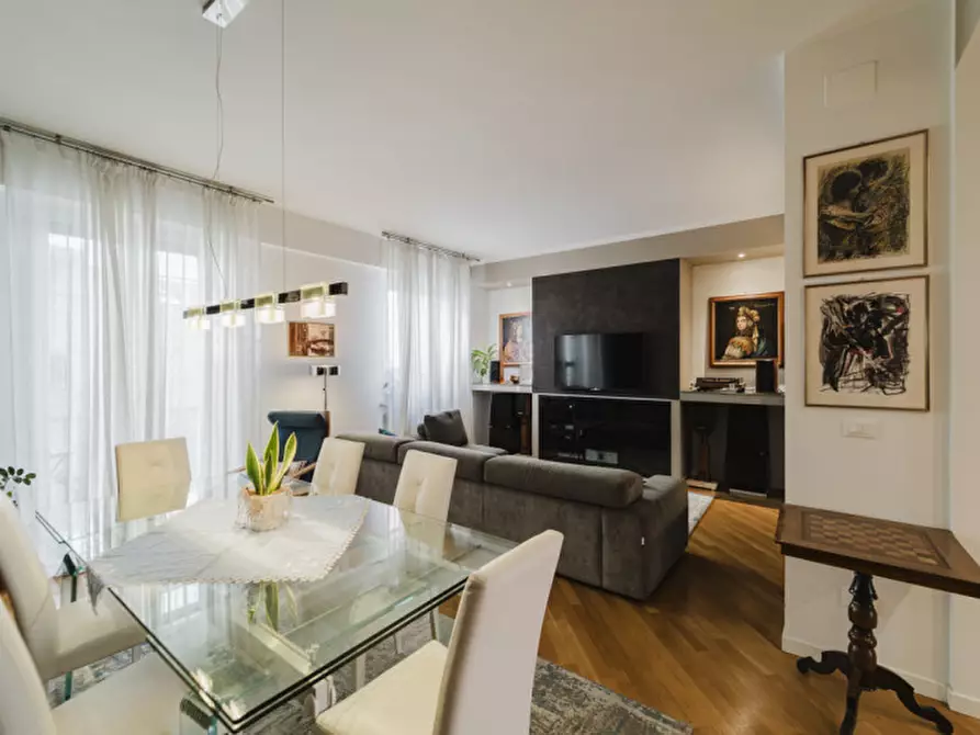 Immagine 4 di Appartamento in vendita  in Strada Luigi Carlo Farini, 71 a Parma